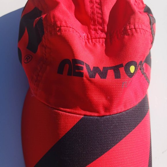 Newton Size OS Red Men's CAP - Picture 2 of 6